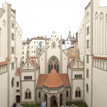 Stavební úpravy a nová expozice Maiselovy synagogy v Praze, Maiselově ulici