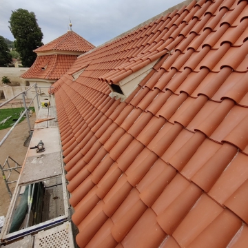 Altán v zahradě Kláštera Plasy dostává novou podobu