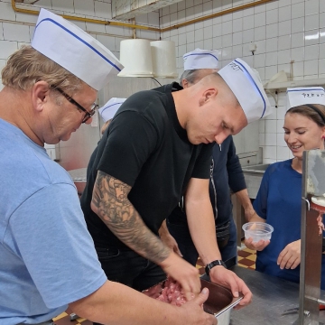 Firemní teambuilding v řeznickém duchu