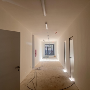 Průběh prací na stavbě nového pavilonu ZŠ na Zlíchově