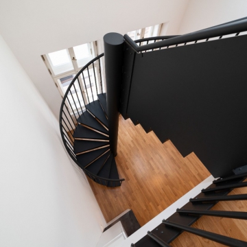 Dům s malometrážními byty Černá 10 v cíli