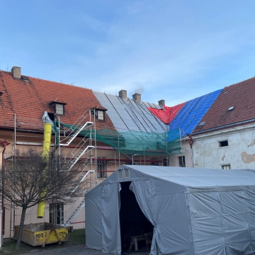 Práce na zámku Horoměřice se již naplno rozběhly