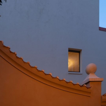 Bytový dům s galerií - Malá Strana