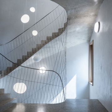 Bytový dům s galerií - Malá Strana