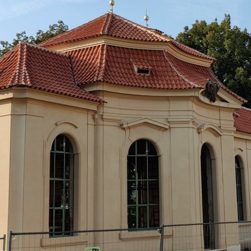 Altán v zahradě Kláštera Plasy dostává novou podobu