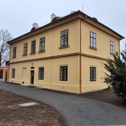 Rekonstrukce domu v zahradě měšické zámku dokončena