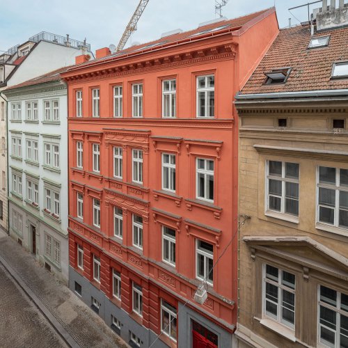 Dům s malometrážními byty Černá 10 v cíli